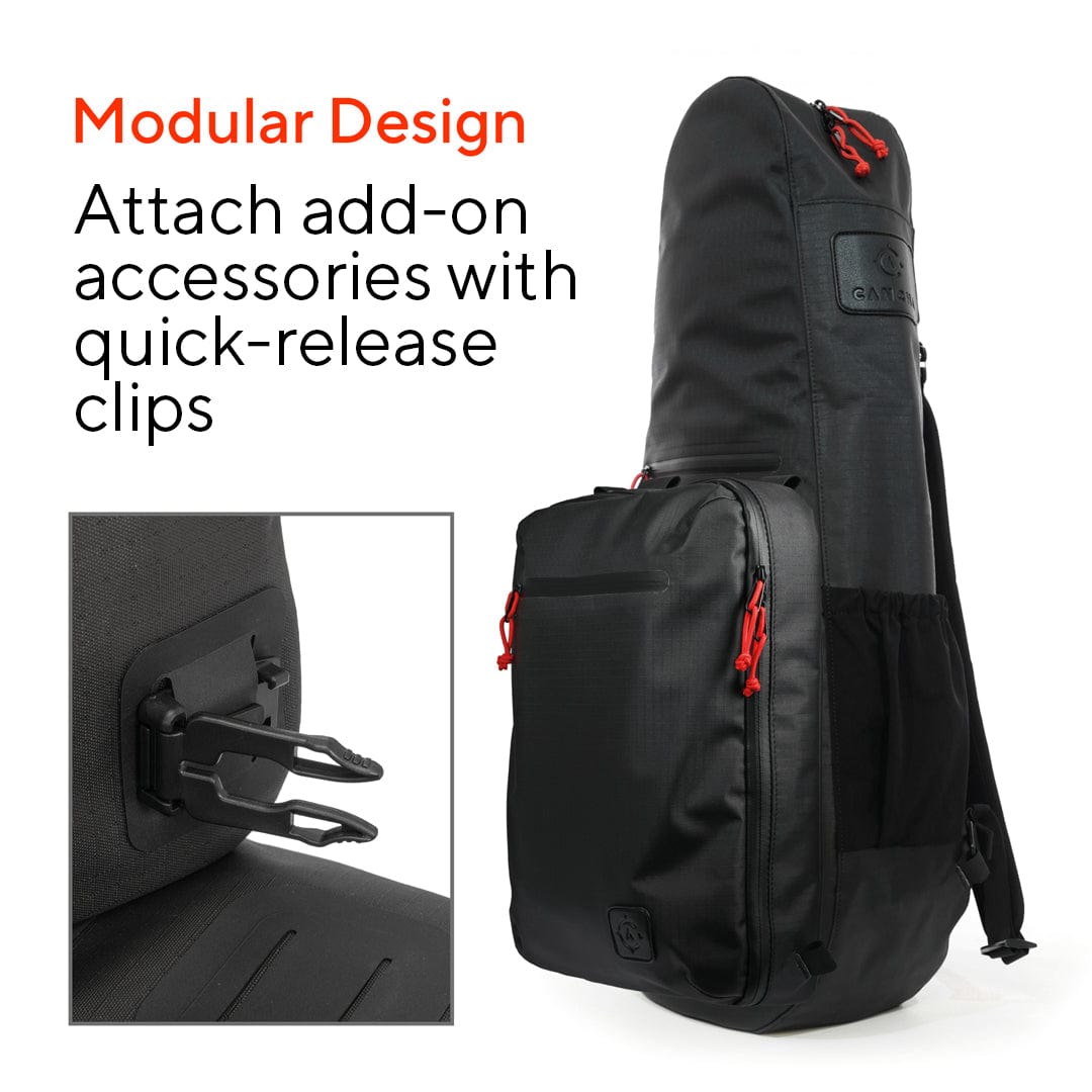 The Cancha Racquet Bag Voyager is a black backpack with a modular design, featuring quick-release clips for attaching add-on accessories. Made from weatherproof materials, it’s perfect for tennis travel. An enlarged inset shows a close-up of the clip mechanism.